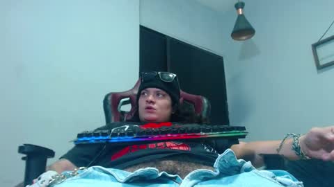 Snowflake online show from 11/12/25, 07:53