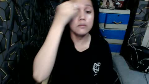 Snapshot of yumi_white chatting on 11/22/25, 03:33 yumi online show from 11/22/25, 03:33