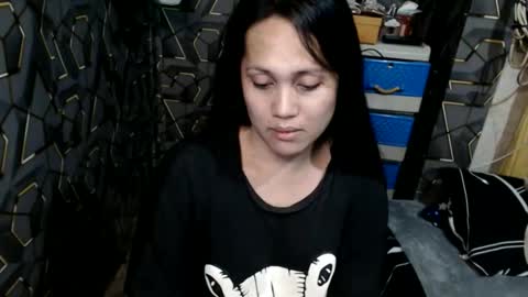 Snapshot of yumi_white chatting on 11/27/25, 01:46 yumi online show from 11/27/25, 01:46