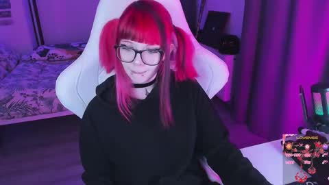 Snapshot of yumi_youkai chatting on 10/16/25, 09:49 Yumi 3 online show from 10/16/25, 09:49