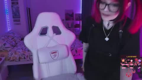 Yumi 3 online show from 02/14/26, 10:06