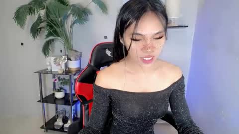 CALL ME YUMLEXX online show from 07/27/26, 10:00
