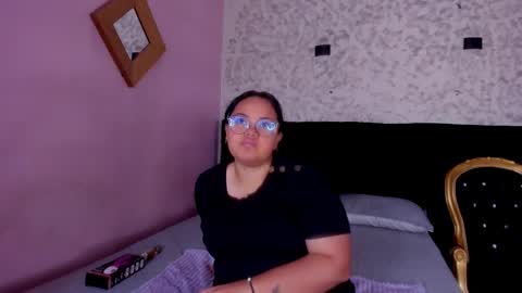 Snapshot of yumiviolet chatting on 02/09/26, 08:02 YumiViolet online show from 02/09/26, 08:02