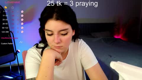 Snapshot of yumiyammy chatting on 12/18/24, 12:21 YumemiyaYumi online show from 12/18/24, 12:21