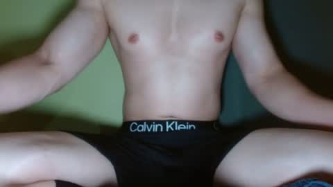 Snapshot of yummmyasiantwink chatting on 07/19/26, 07:06 YummyAsianTwink online show from 07/19/26, 07:06