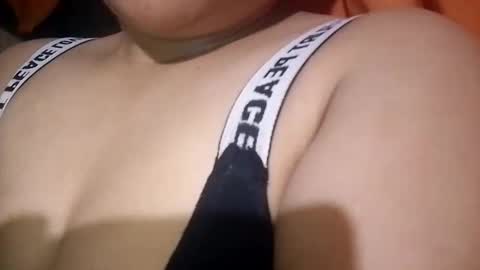 Snapshot of yummy_fiona chatting on 05/01/26, 04:39 yummy_fiona online show from 05/01/26, 04:39