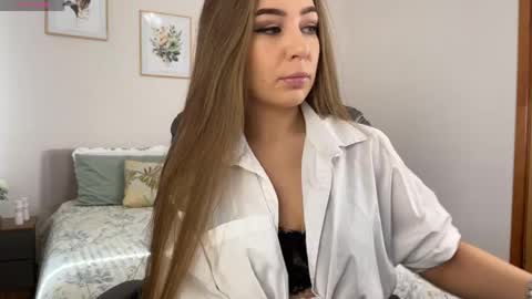Snapshot of yummy_jane_ chatting on 05/17/26, 01:25 Yummy Jane online show from 05/17/26, 01:25