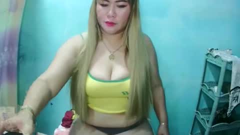 Snapshot of yummy_via chatting on 02/13/26, 12:56 yummy_via online show from 02/13/26, 12:56