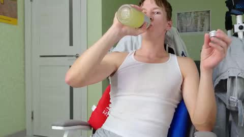 Snapshot of yummyalexxx chatting on 11/15/25, 02:02 Alex online show from 11/15/25, 02:02