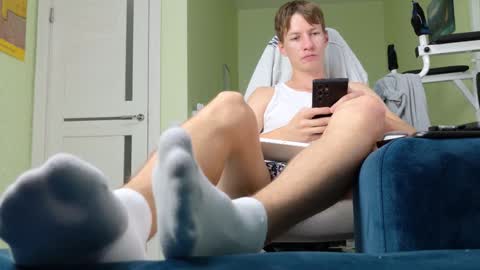Snapshot of yummyalexxx chatting on 11/16/25, 01:49 Alex online show from 11/16/25, 01:49