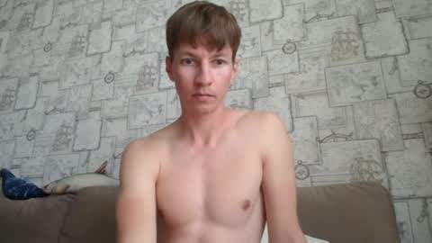 Snapshot of yummyalexxx chatting on 04/17/26, 11:24 Alex online show from 04/17/26, 11:24