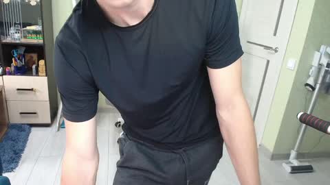 Snapshot of yummyalexxx chatting on 04/19/26, 04:50 Alex online show from 04/19/26, 04:50