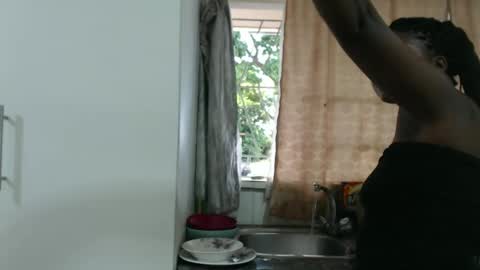 Snapshot of yummybumz chatting on 09/22/25, 01:02 yummybumz online show from 09/22/25, 01:02