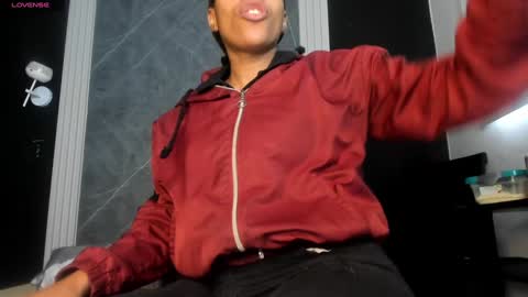 Snapshot of yummyduo chatting on 01/05/25, 01:58 Yummyduo online show from 01/05/25, 01:58