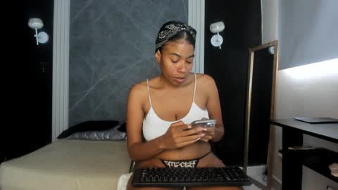 Snapshot of yummyduo chatting on 01/19/25, 02:59 Yummyduo online show from 01/19/25, 02:59