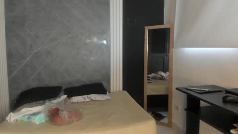 Snapshot of yummyduo chatting on 01/28/25, 12:00 Yummyduo online show from 01/28/25, 12:00