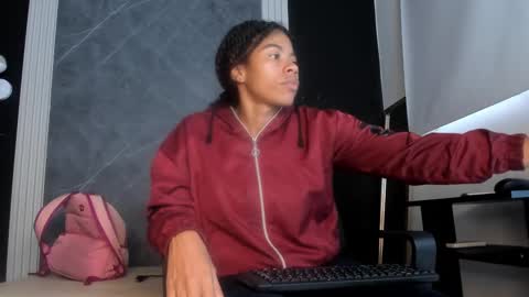 Snapshot of yummyduo chatting on 02/17/25, 11:55 Yummyduo online show from 02/17/25, 11:55