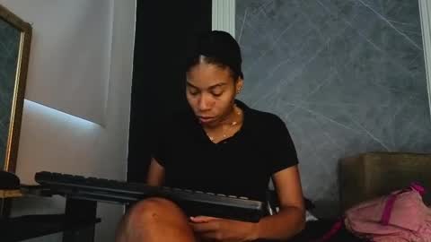 Snapshot of yummyduo chatting on 10/04/25, 12:25 Yummyduo online show from 10/04/25, 12:25