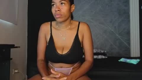 Snapshot of yummyduo chatting on 10/08/25, 02:14 Yummyduo online show from 10/08/25, 02:14