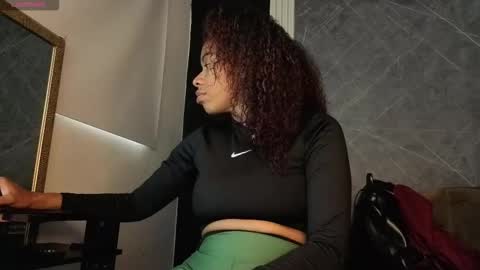 Snapshot of yummyduo chatting on 10/17/25, 11:57 Yummyduo online show from 10/17/25, 11:57