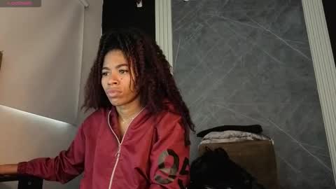 Snapshot of yummyduo chatting on 10/21/25, 12:17 Yummyduo online show from 10/21/25, 12:17