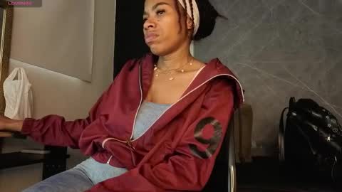 Snapshot of yummyduo chatting on 10/27/25, 11:47 Yummyduo online show from 10/27/25, 11:47