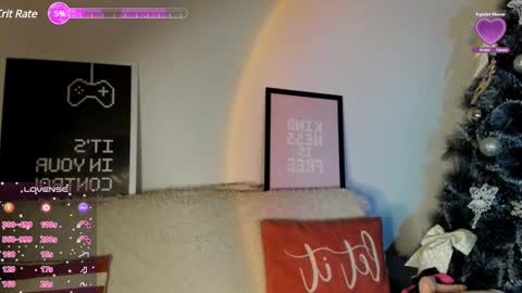 Snapshot of yummyqueen1 chatting on 12/16/24, 02:04 KIM online show from 12/16/24, 02:04