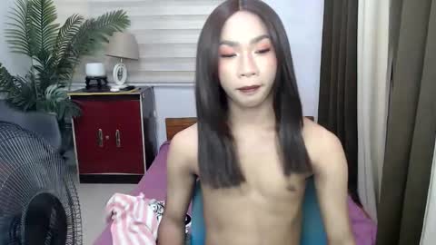 Snapshot of yummysexy_princess chatting on 12/22/25, 02:25 ashley online show from 12/22/25, 02:25