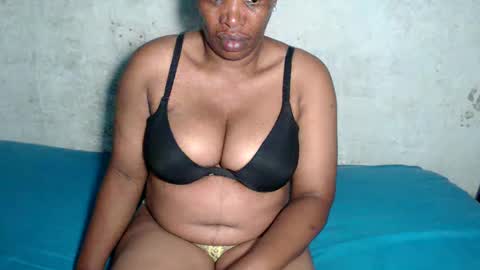 yummytittsxx online show from 01/06/25, 08:07