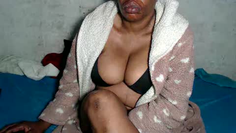 yummytittsxx online show from 01/10/25, 02:35