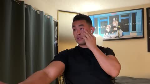 Snapshot of yumyummike chatting on 11/12/25, 04:24 yumyummike online show from 11/12/25, 04:24