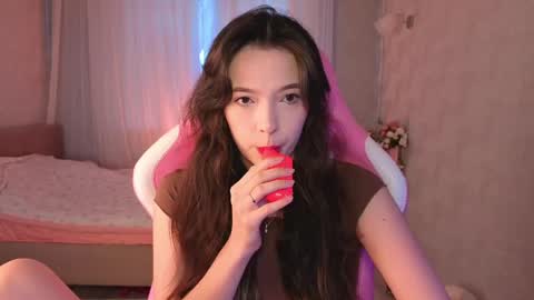 Snapshot of yuna_sunshy chatting on 05/05/26, 01:13 Yuna online show from 05/05/26, 01:13