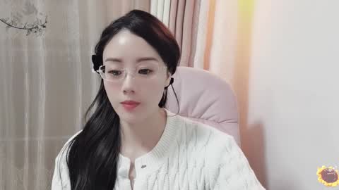 YunEr online show from 12/17/24, 02:33