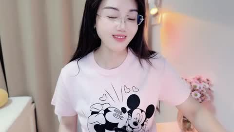 Snapshot of yuner0715 chatting on 06/23/26, 03:21 YunEr online show from 06/23/26, 03:21