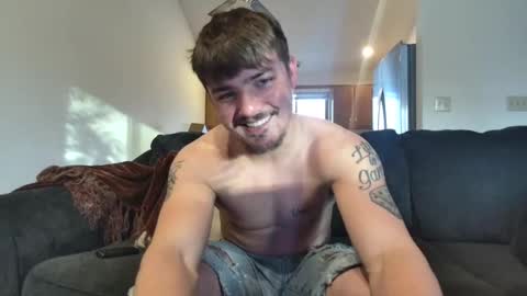 Snapshot of yungbul1 chatting on 12/16/25, 10:15 yungbul1 online show from 12/16/25, 10:15