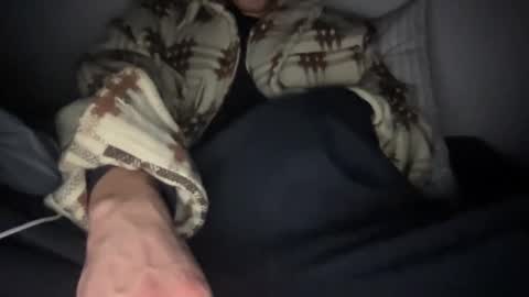 Snapshot of yungbull06 chatting on 12/01/25, 05:01 Yung Bull online show from 12/01/25, 05:01