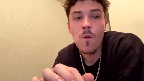 Snapshot of yungstudbev chatting on 09/18/25, 12:12 yungstudbev online show from 09/18/25, 12:12