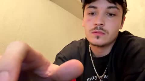 Snapshot of yungstudbev chatting on 10/19/25, 12:44 yungstudbev online show from 10/19/25, 12:44