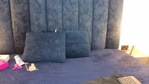 Snapshot of yunkeyc chatting on 11/10/25, 02:43 yunkeyc online show from 11/10/25, 02:43