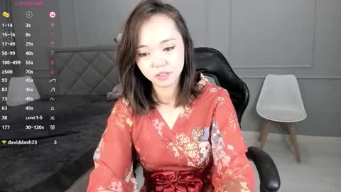 yunleah online show from 11/04/25, 01:38