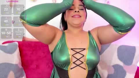 Yunna online show from 12/22/25, 11:40