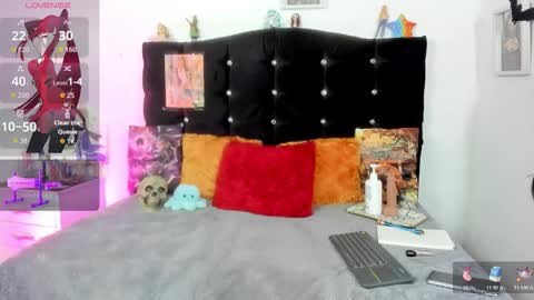 yuong soo online show from 11/10/25, 10:31