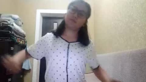 Yuna online show from 11/17/25, 01:06