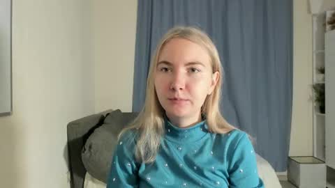 Snapshot of yuricazel chatting on 11/26/25, 07:20 Alesia online show from 11/26/25, 07:20