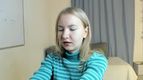 Snapshot of yuricazel chatting on 11/30/25, 07:34 Alesia online show from 11/30/25, 07:34