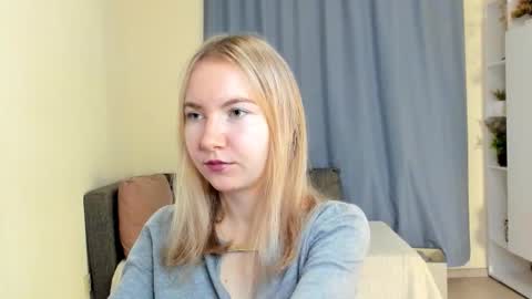 Snapshot of yuricazel chatting on 12/03/25, 07:38 Alesia online show from 12/03/25, 07:38