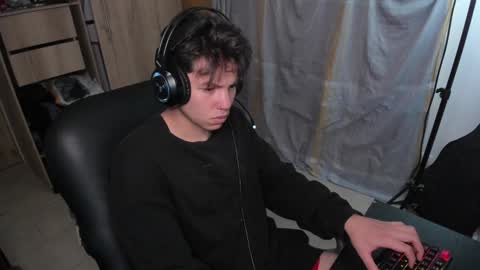 Snapshot of yurii_moody chatting on 12/03/24, 02:25 yurii_moody online show from 12/03/24, 02:25