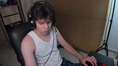 Snapshot of yurii_moody chatting on 12/21/24, 02:30 yurii_moody online show from 12/21/24, 02:30