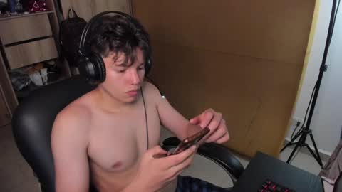 Snapshot of yurii_moody chatting on 12/27/24, 11:10 yurii_moody online show from 12/27/24, 11:10