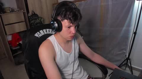 Snapshot of yurii_moody chatting on 02/23/25, 12:30 yurii_moody online show from 02/23/25, 12:30